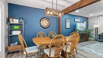 House | 5 bilik tidur