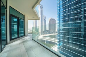 Apartment, Balcony, Lake View | Balcony - Contemporary 2BR Apt Fully Furnished (Dubai)