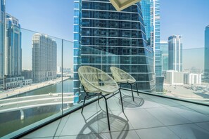 Apartment, Balcony, Lake View | Balcony - Contemporary 2BR Apt Fully Furnished (Dubai)