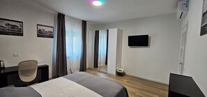 Deluxe Room | Individually decorated, desk, free WiFi, bed sheets - Orienty Home Pentacoro (Trieste)