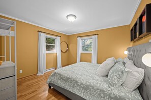 3 bedrooms, iron/ironing board, free WiFi, bed sheets