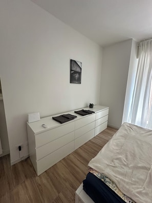 1 habitación, wifi y ropa de cama