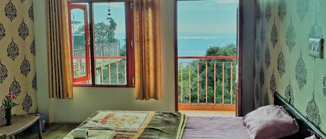 9 slaapkamers, een strijkplank/strijkijzer, wifi