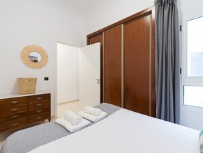 2 bedrooms, iron/ironing board