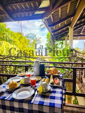 Free daily full breakfast - La casa di pietra (Trairi)