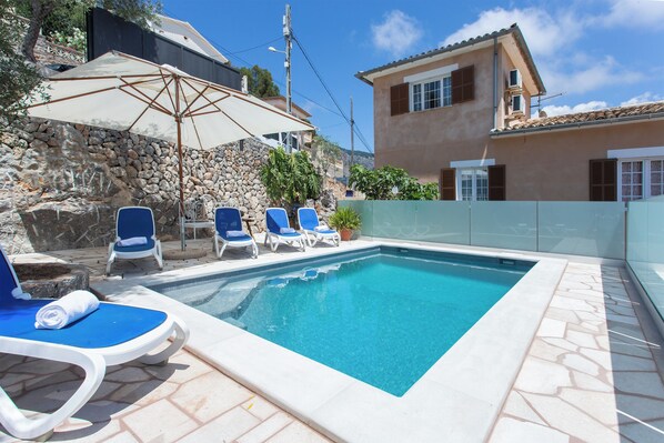 Pool - Fantastic Apartment “Casa Paqui”with Sea View, Mountain View & Wi-Fi (Puerto de Sóller)