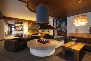 Lobby - HOTEL VILLA ROSA (Campitello di Fassa)