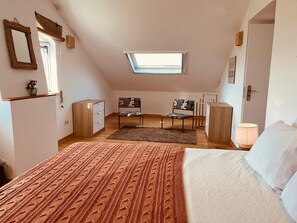 8 bedrooms, iron/ironing board, free WiFi, bed sheets - Villa das Oliveiras (Grândola)