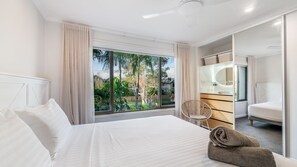 2 bedrooms, desk, free WiFi, bed sheets