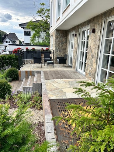 Modern, high-quality furnished apartment in beautiful Rhöndorf