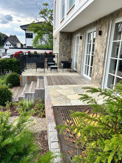 Modern, high-quality furnished apartment in beautiful Rhöndorf