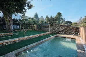 屋外プール、サンラウンジャー