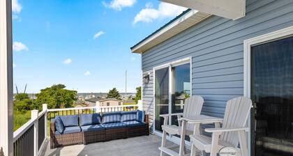 Seas the Moment - Bay, Channel, AND OCEAN VIEWS!