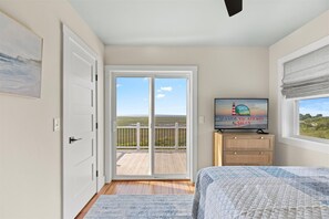 4 bedrooms, free WiFi, bed sheets