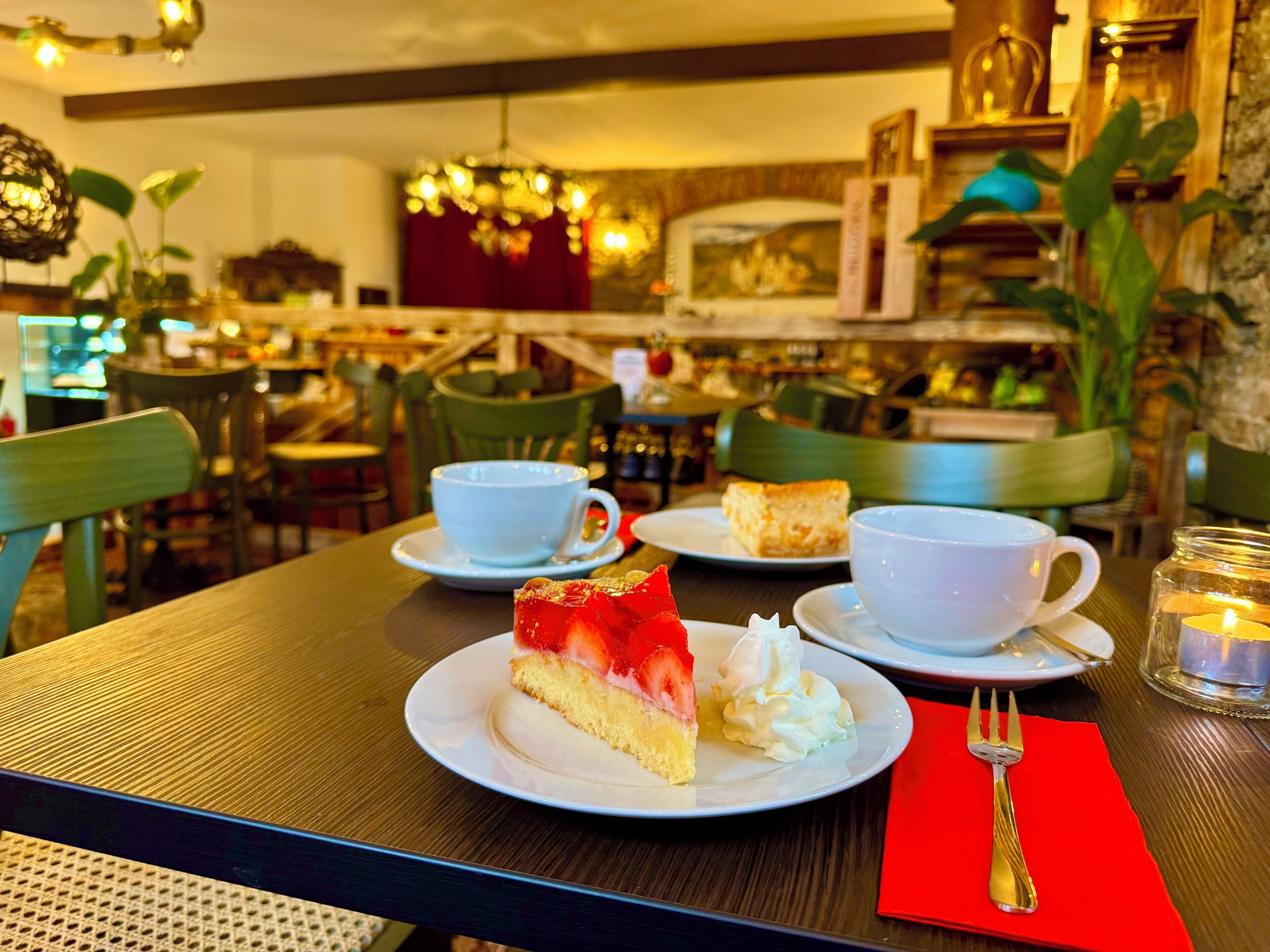 Tägliches Frühstücksbuffet (17.9 EUR pro Person)