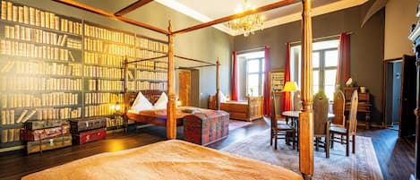 Deluxe kamer, Meerdere bedden, uitzicht op tuin | Verduisterende gordijnen, een strijkplank/strijkijzer, gratis wifi