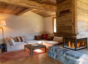 TV, fireplace - Chalet Annabelle (Sankt Stephan)