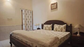 1 bedroom, iron/ironing board, WiFi