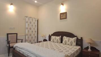 1 bedroom, iron/ironing board, WiFi