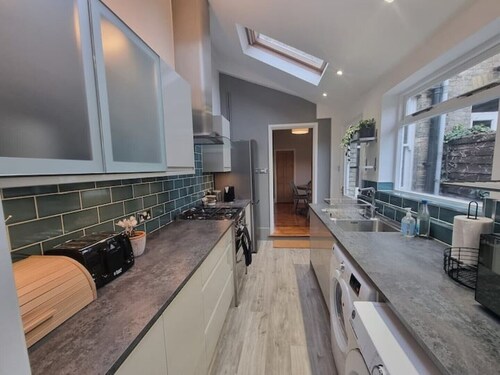 Pet friendly comfortable Victorian terraced home