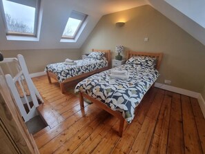 Iron/ironing board, WiFi, bed sheets