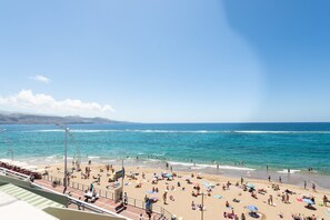 Exterior - Beachfront House in Las Palmas With Sea Views (Las Palmas de Gran Canaria)