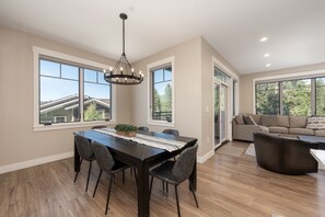 Condo, 2 habitaciones | Interior