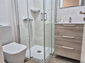 Apartment | Bathroom