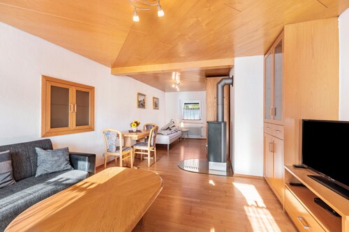 Ferienwohnung 'Hewenpanorama' mit Bergblick, privater Terrasse und Wi-Fi