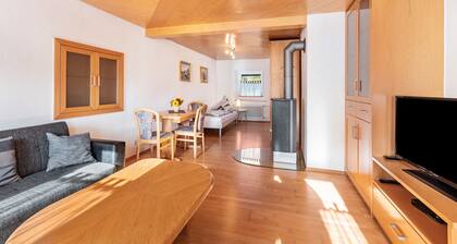 Ferienwohnung 'Hewenpanorama' mit Bergblick, privater Terrasse und Wi-Fi