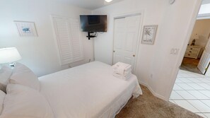 2 bedrooms, iron/ironing board, free WiFi, bed sheets