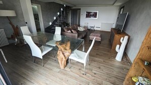Uklassifisert bilde, 4 av 36, knapp