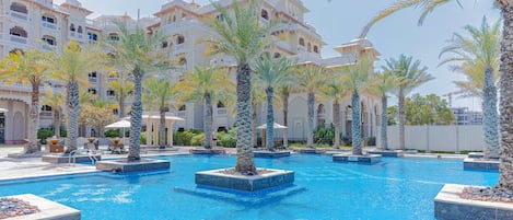 حمّام سباحة خارجي