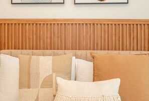 Iron/ironing board, free WiFi - Chic 1BR Burj Crown Boulevard View (Dubai)