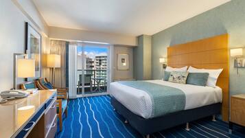 Room, 1 Queen Bed, Patio (Ala Moana #1132) | 1 bedroom