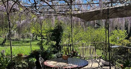House with large garden 200m walk from the river Peace and quiet assured