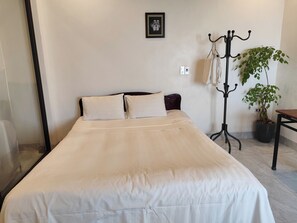 Chambre Double Familiale | Décoration personnalisée, bureau, chambres insonorisées, Wi-Fi gratuit