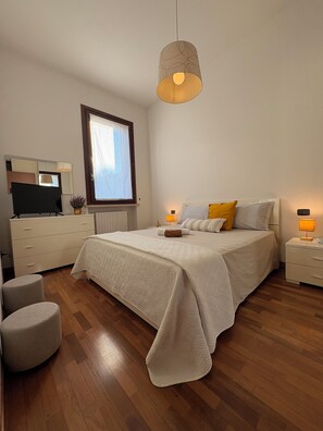 1 chambre, fer et planche à repasser, Wi-Fi, literie fournie