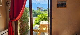Apartamento 'Estudio' con vistas a la montaña, terraza privada y Wi-Fi