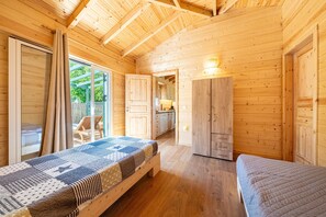 2 bedrooms, iron/ironing board, WiFi, bed sheets - Apartment 'Redon Marias House' with Mountain View, Wi-Fi and Air Conditioning (??????a)