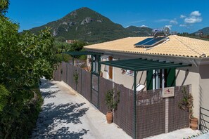 Exterior - Apartment 'Redon Marias House' with Mountain View, Wi-Fi and Air Conditioning (??????a)