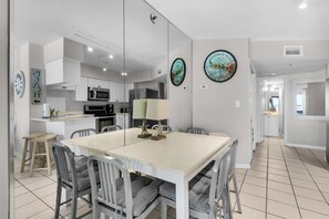 Apartamento, varias camas (Sundunes 163) | Restauración