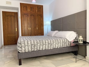 4 chambres, fer et planche à repasser, Wi-Fi gratuit, draps fournis