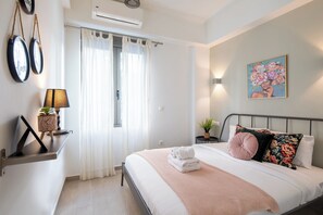 Apartment, 2 Bedrooms, Kitchen, City View | Blackout drapes, iron/ironing board, free WiFi