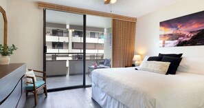 2 bedrooms, individually decorated, individually furnished - Oceanfront Condo 117 in Kailua-kona (Kailua-Kona)