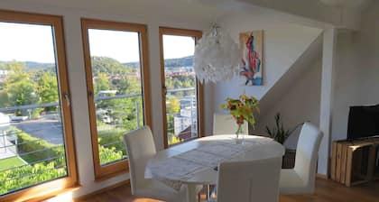 Ferienwohnung 'Loft Straussi' mit Gemeinschaftsgarten und Wi-Fi