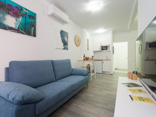Living room - Apartment in Las Palmas Near Playa de Las Canteras (Las Palmas de Gran Canaria)
