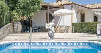 Apartment 'Arroyuelo' with Mountain Views, Wi-Fi and Air Conditioning