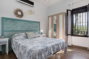 4 bedrooms, iron/ironing board, WiFi, bed sheets - Apartment 'Arroyuelo' with Mountain Views, Wi-Fi and Air Conditioning (Prado del Rey)