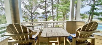 LAZY DAYS - A PIRATE'S COVE GETAWAY